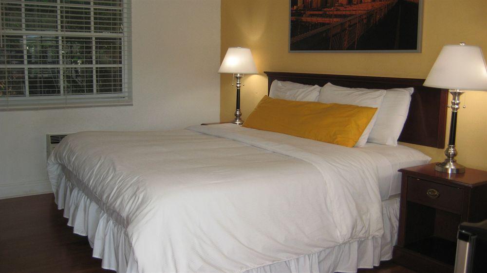 Travelodge By Wyndham Miami Biscayne Bay מראה חיצוני תמונה