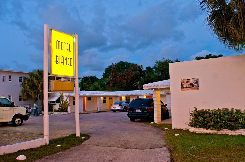 Travelodge By Wyndham Miami Biscayne Bay מראה חיצוני תמונה