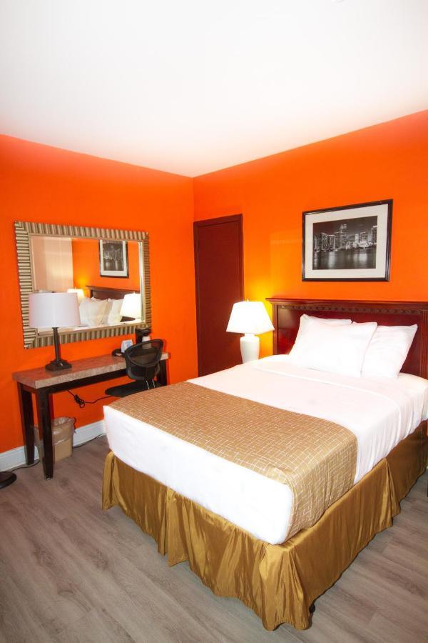 Travelodge By Wyndham Miami Biscayne Bay מראה חיצוני תמונה