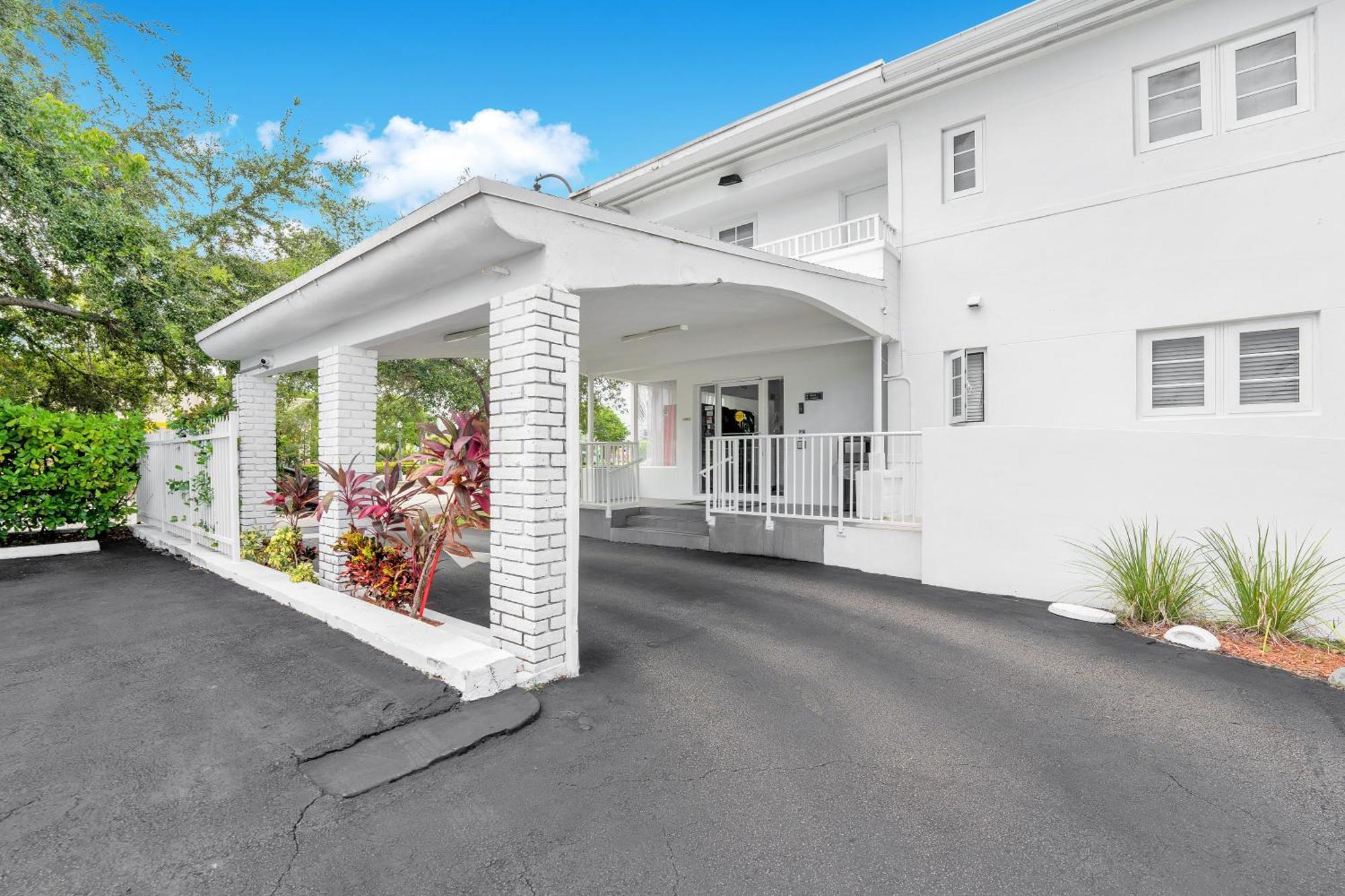 Travelodge By Wyndham Miami Biscayne Bay מראה חיצוני תמונה